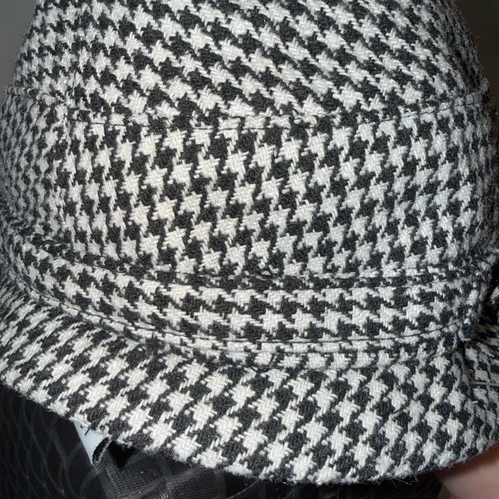 Nine West Vintage-Style Houndstooth Cloche Hat